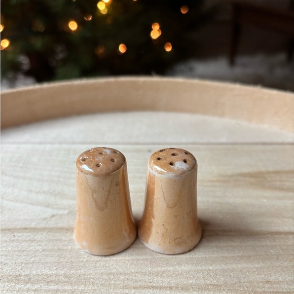 Vintage Lusterware Mini Salt & Pepper Shakers - Iridescent Orange / Peach Japan - Picture 3 of 15